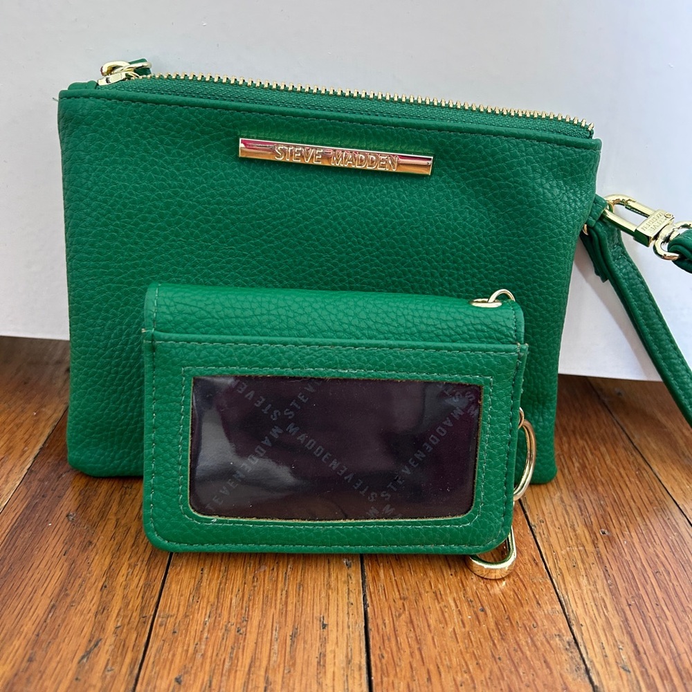 Steve Madden Vibrant Green Wristlet and Wallet Set